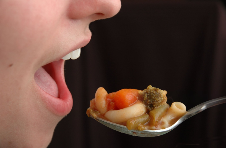 Non-Veg Diets and Your Mouth: It’s Effect on the Oral Bacteria